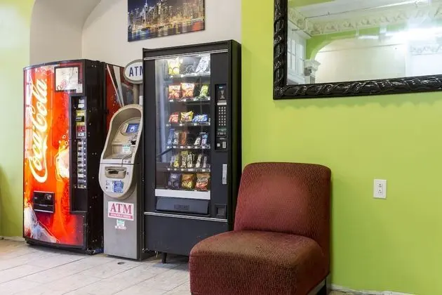 Stuart Hotel - Near Good Samaritan Hospital - Yerinde Yemek