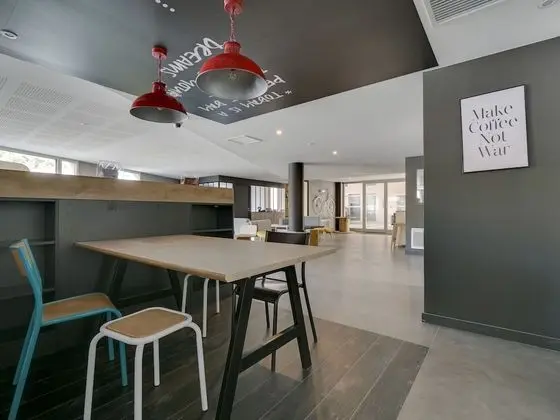 Student Factory Aix Pont De L'Arc - Yerinde Yemek