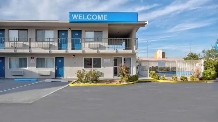 Studio 6 Albuquerque, NM – Midtown - Dış Mekan