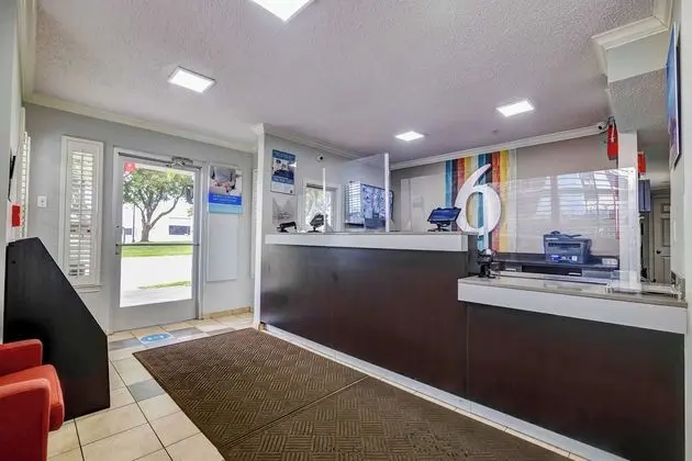 Studio 6 Arlington, TX - South - Dallas - Lobi
