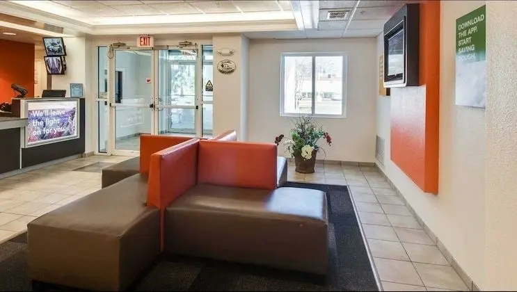 Studio 6 Brownsville, TX - Lobi