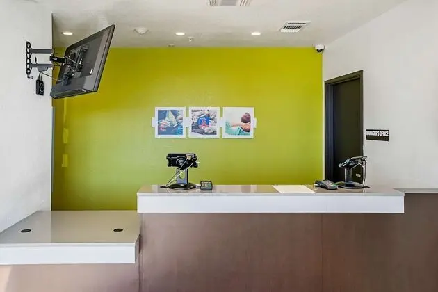 Studio 6 Buda, TX - Lobi