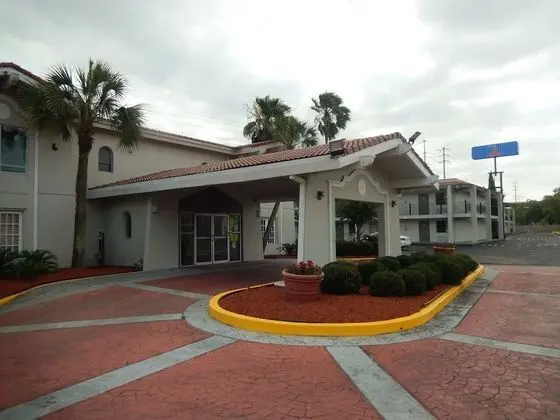 Studio 6 Houston, TX - Intercontinental Airport South