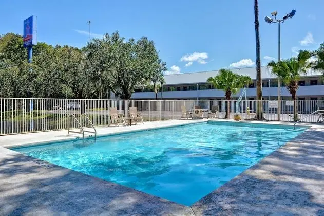 Studio 6 Jacksonville, FL - Baymeadows - Havuz