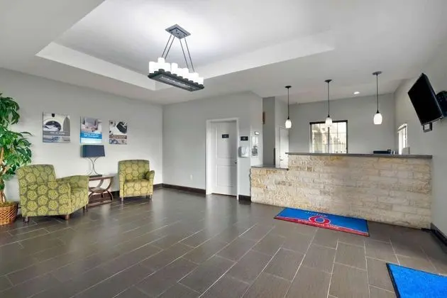 Studio 6 Pleasanton, TX - Lobi