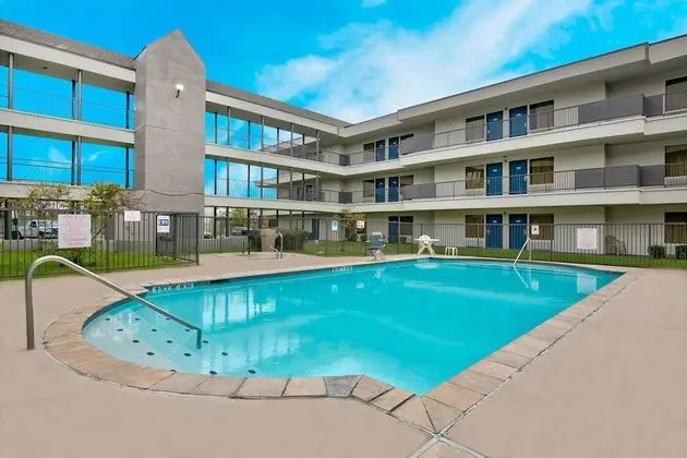 Studio 6 San Antonio, TX - Airport - Havuz