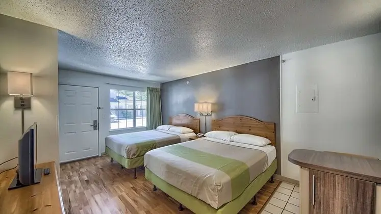 Studio 6 San Antonio, TX - Six Flags - Oda