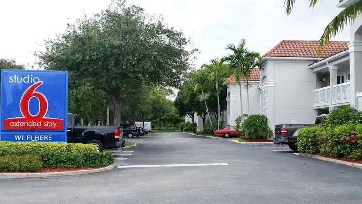 Studio 6 West Palm Beach, FL