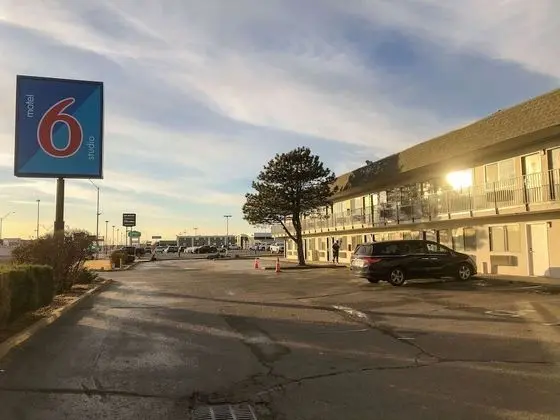 Studio 6 Wichita, KS - Airport - Dış Mekan