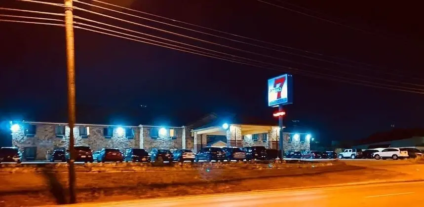 Studio 7 Extended Stay - Dış Mekan