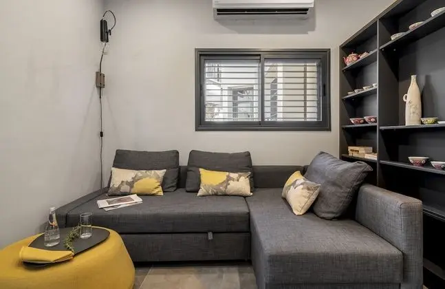 Studio Apartment with Balcony near Beach - İç Mekan