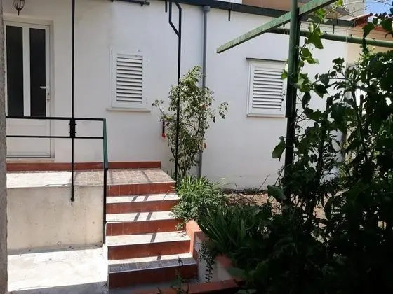 Studio Apartment Garden