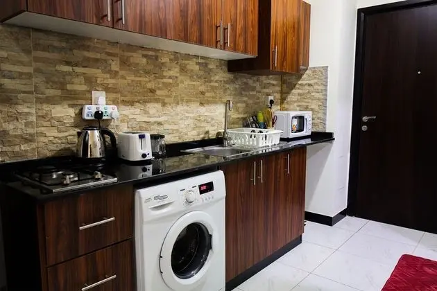 Studio Apartment in Knightbridge Court - Mutfak