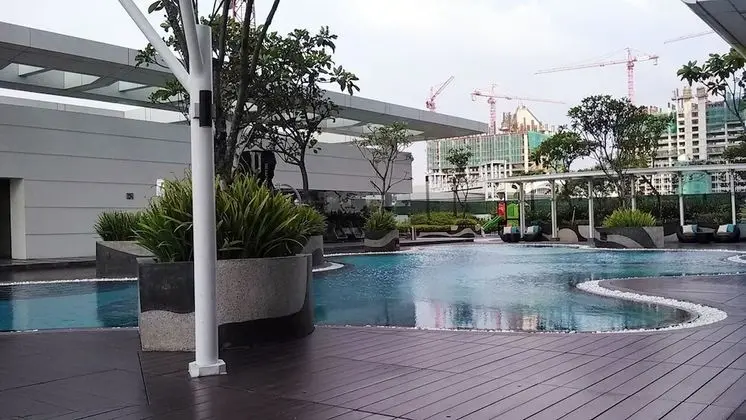 Studio Apartment with Mall Access at U Residence - Havuz