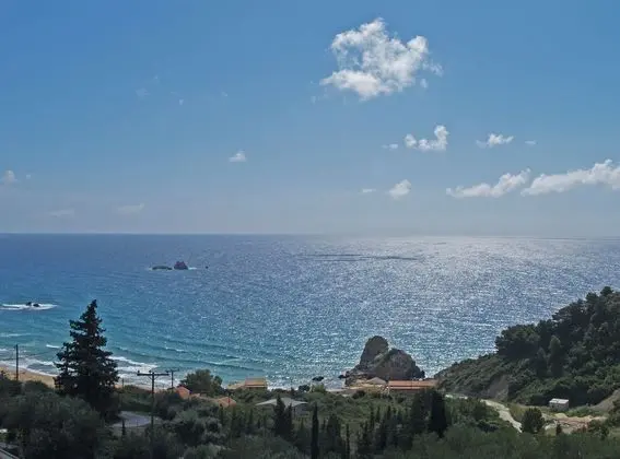 Studio Apartments Paradise With Large Swimming Pool at Pelekas Beach - Plaj