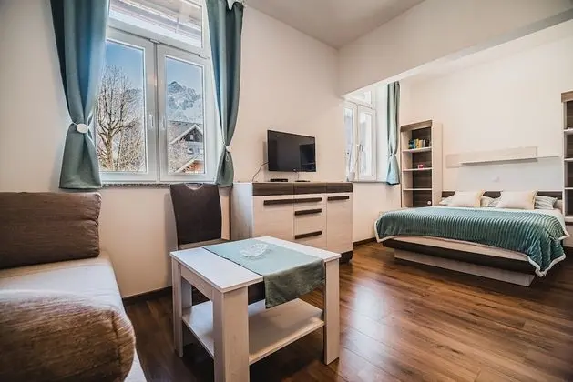 Studio Center - Öne Çıkan Resim