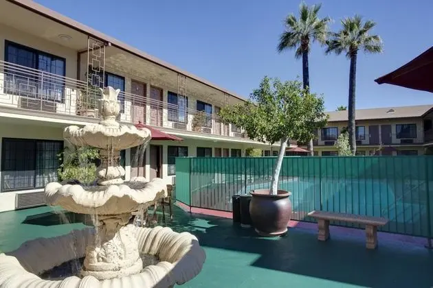 Studio City Court Yard