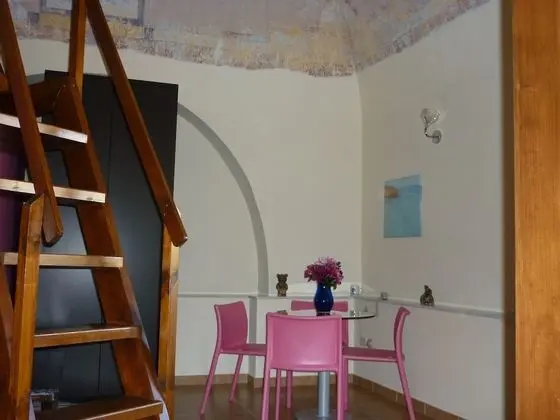 Studio Furnished in Residence