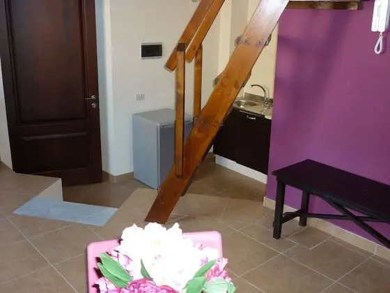 Studio Furnished in Residence - İç Mekan