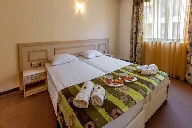 Studio with Kitchenette in Avalon Complex