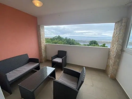 Studio Melissa With Terrace and sea View, in Omisalj