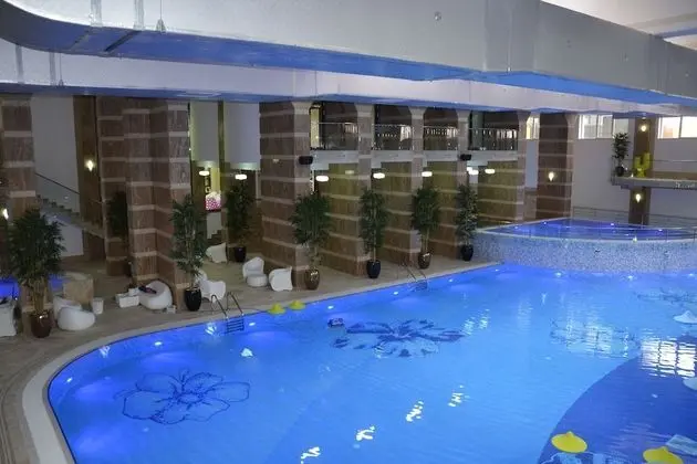 Studio Militari Residence M4 - Havuz
