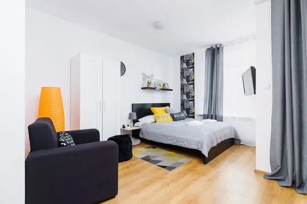 Studio Pradnik Bialy Krakow by Renters