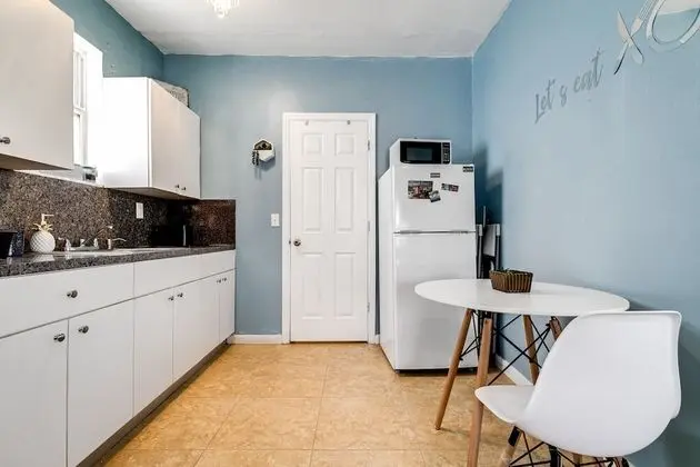 Studio Townhouse 2 blocks from Beach - Oda Düzeni