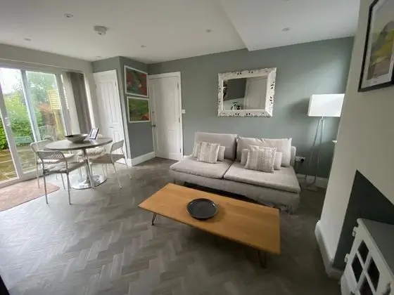 The Studio - Öne Çıkan Resim