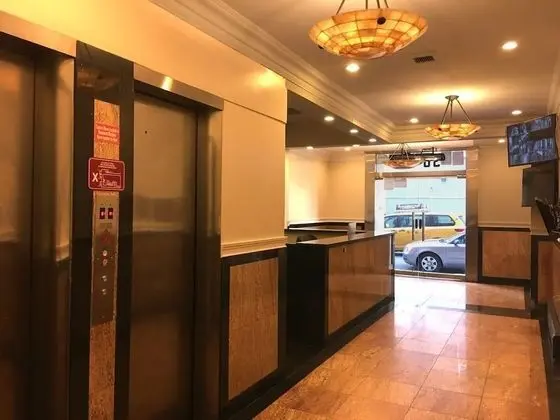 Studios in New York - Lobi