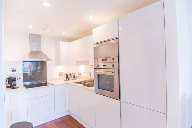 Stunning 1-bed Apartment in Lincoln Plaza - Mutfak