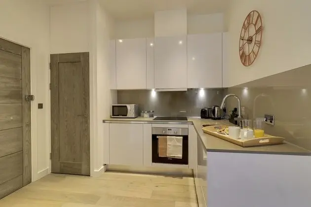 Stunning 1-bed Apartment in Slough - Mutfak