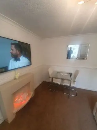 Stunning 1-bed Apartment in Walsall - Yerinde Yemek