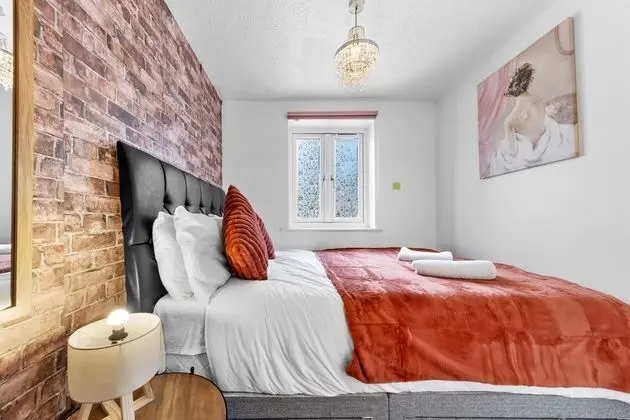 Stunning 1 Bedroom Apartment in Dagenham - Genel