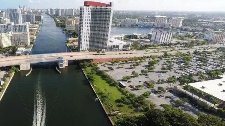 Stunning 1 Bedroom Bay Front Apt w Breathless View Miami 1909a