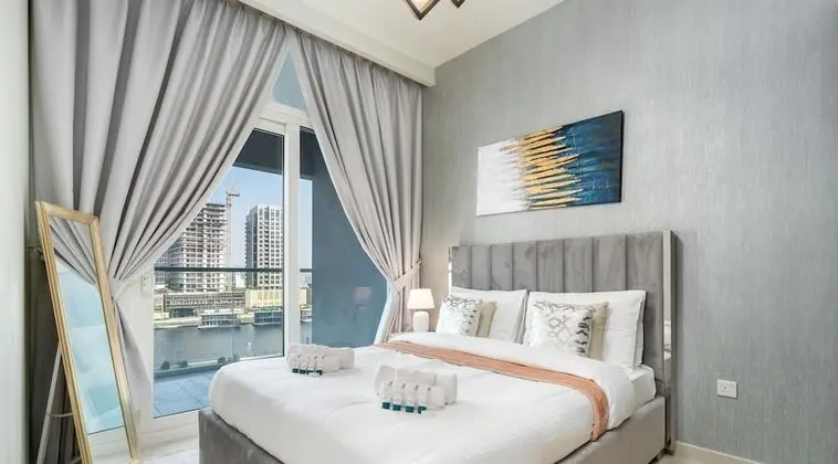 Stunning 1BR Apt in Business Bay