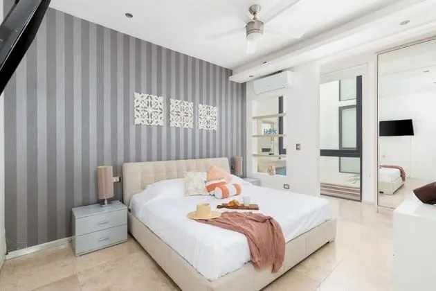 Stunning 2 in 1 Apartments Ocean View Rooftop Pool Near The Beach and 5th Avenue - Oda
