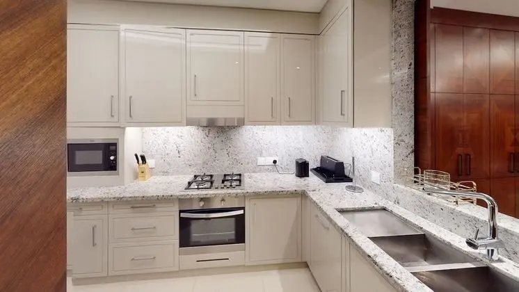 Stunning 2 Bed Address Sky View Best Layout - Mutfak