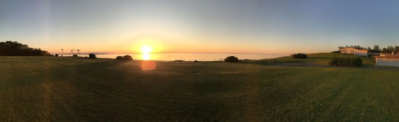 Stunning 2-bed Apartment at the Beach, 12C