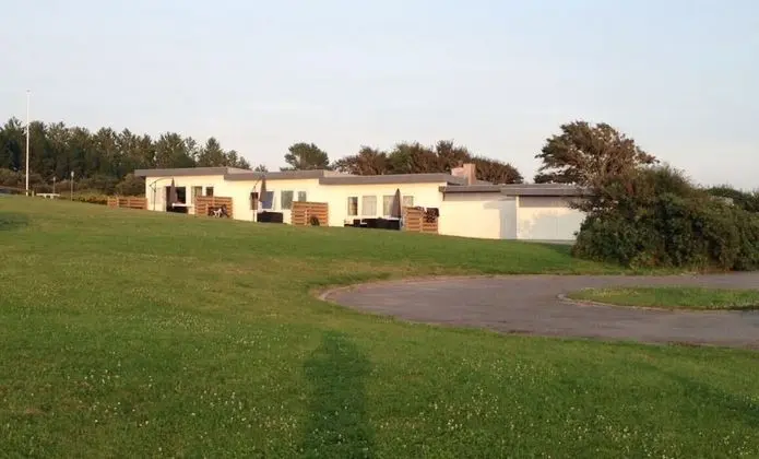 Stunning 2-bed Apartment at the Beach, 12D