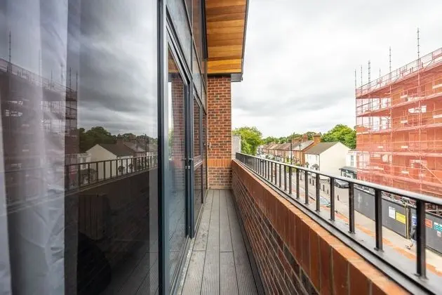 Stunning 2-bed Apartment in Camberley