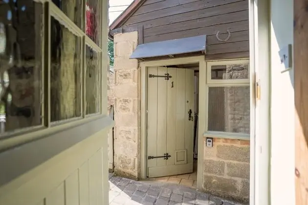 Stunning 2-bed Cottage in Fordwells - Dış Mekan