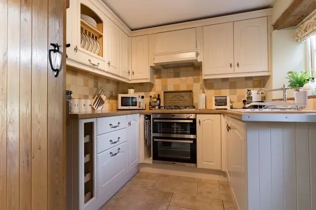 Stunning 2-bed Cottage in Fordwells - Mutfak