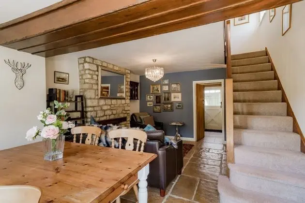 Stunning 2-bed Cottage in Fordwells - Yerinde Yemek