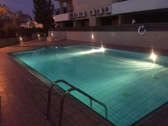 Stunning 2-bed House Ground Floor BBQ & Swimming P - Havuz