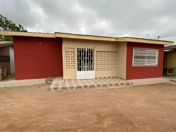 Stunning 2-bed House in Madina.place to Call Home