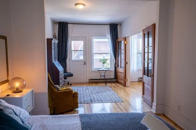 Stunning 2 Bedroom Apt! 3mins Walk From CDN Metro - Oda