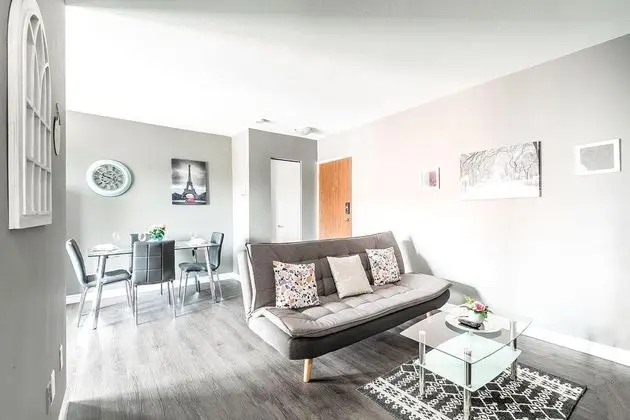 Stunning 2BR - King Bed Apt - Prime Location - Öne Çıkan Resim