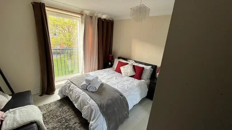 Stunning 3-bed Apartment in Croydon