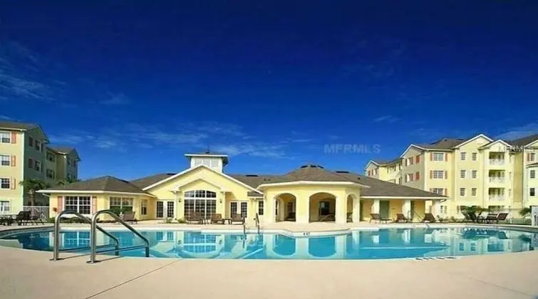 Stunning 3 bed Condo With Pictuersque Water View